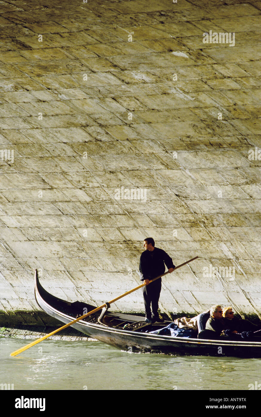 Gondola venice italy hi-res stock photography and images - Alamy