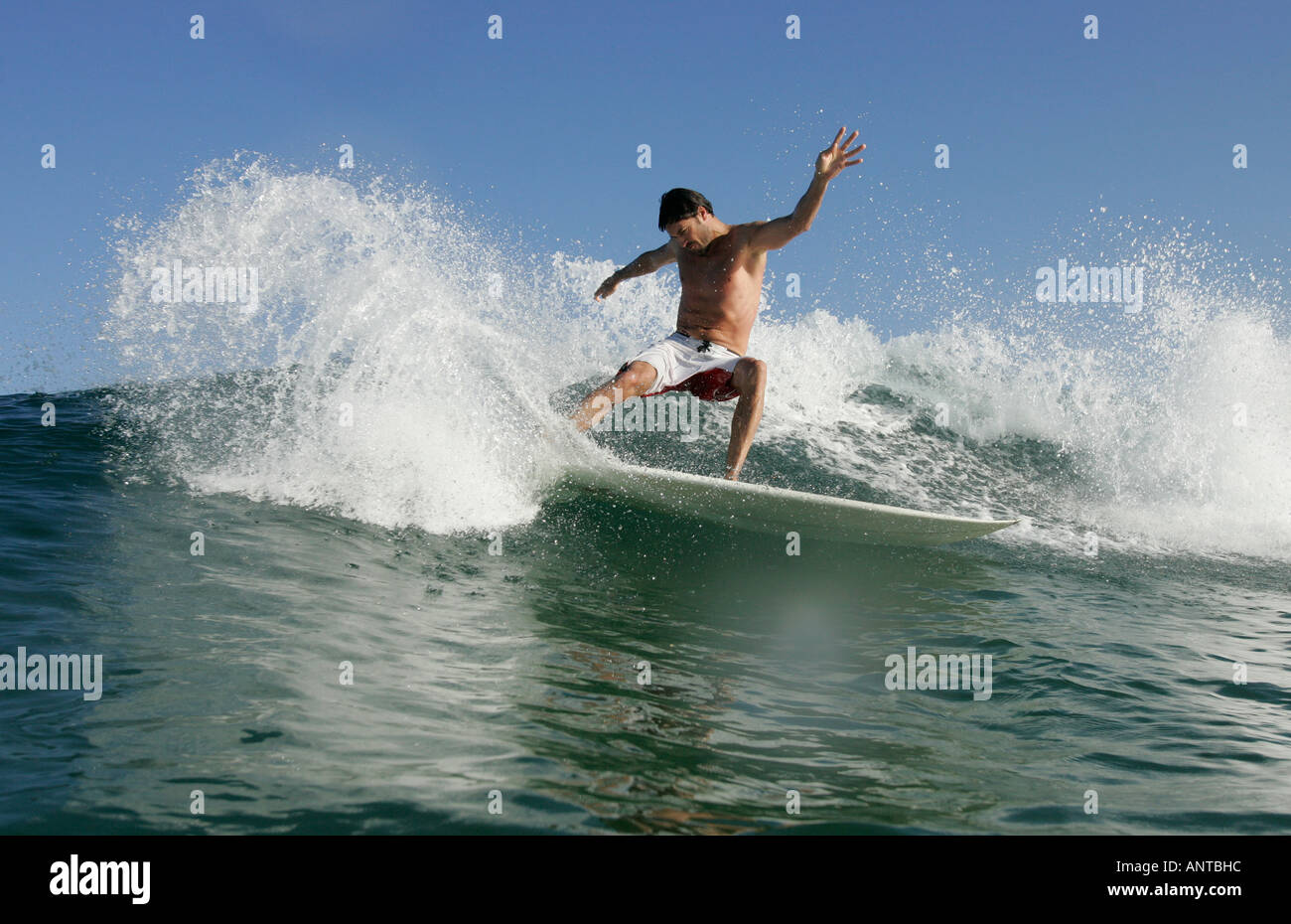 GARY GREEN SURFING IN HOSSEGOR FRANCE Stock Photo