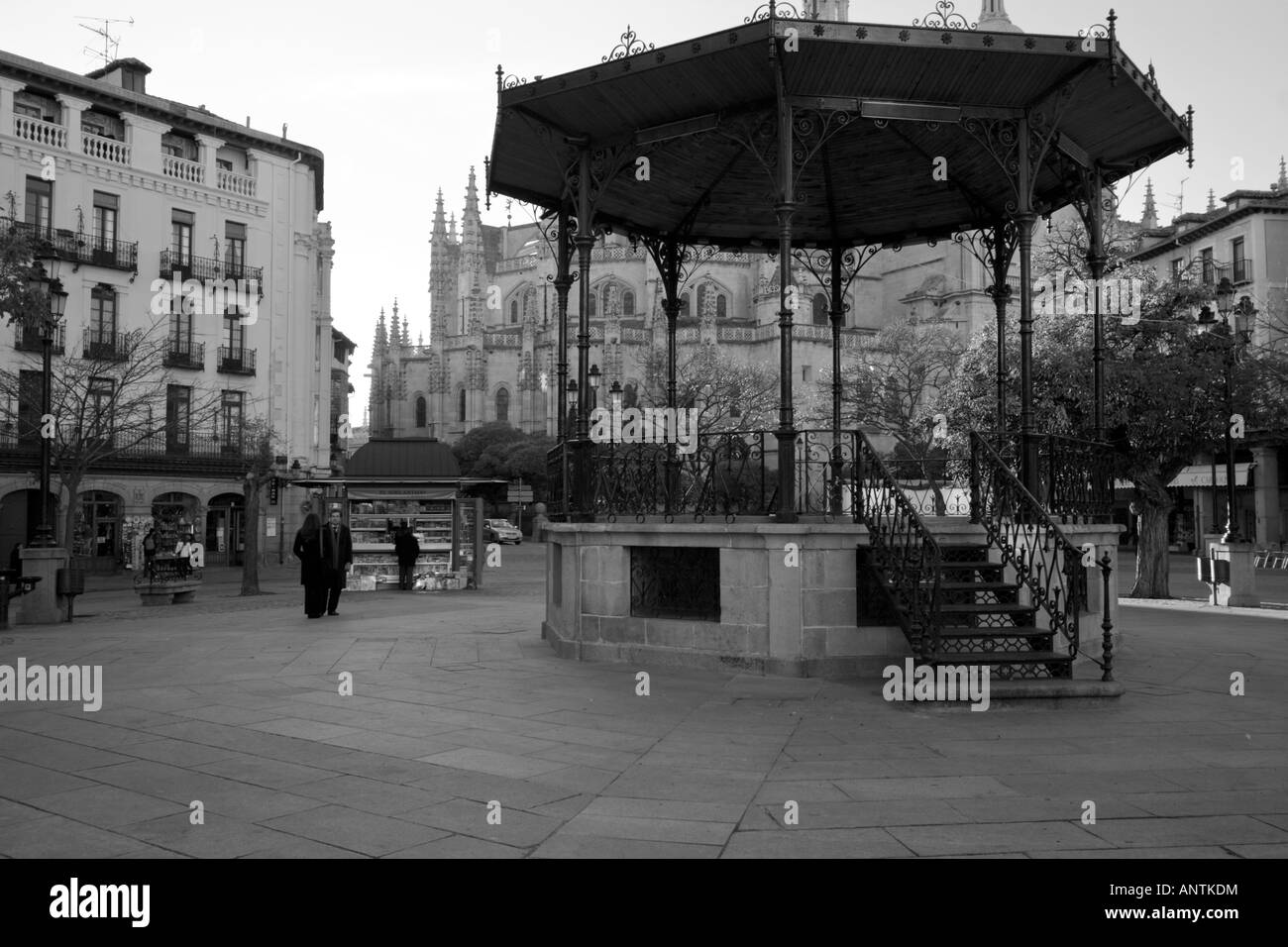 Rotunda in Segovia's old town plaza Stock Photo - Alamy