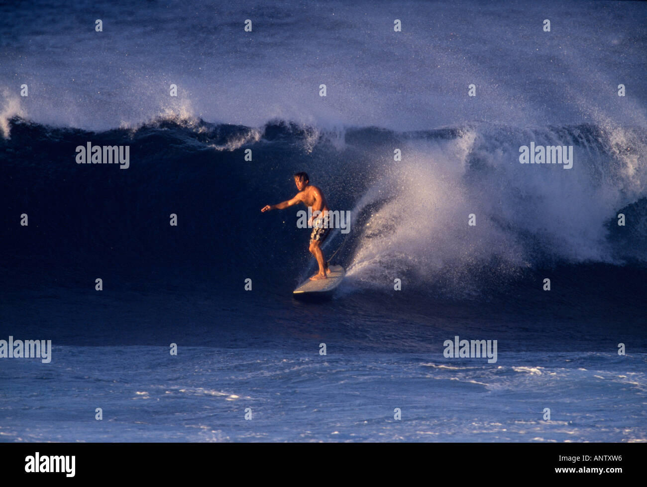 Wave riding hi-res stock photography and images - Alamy
