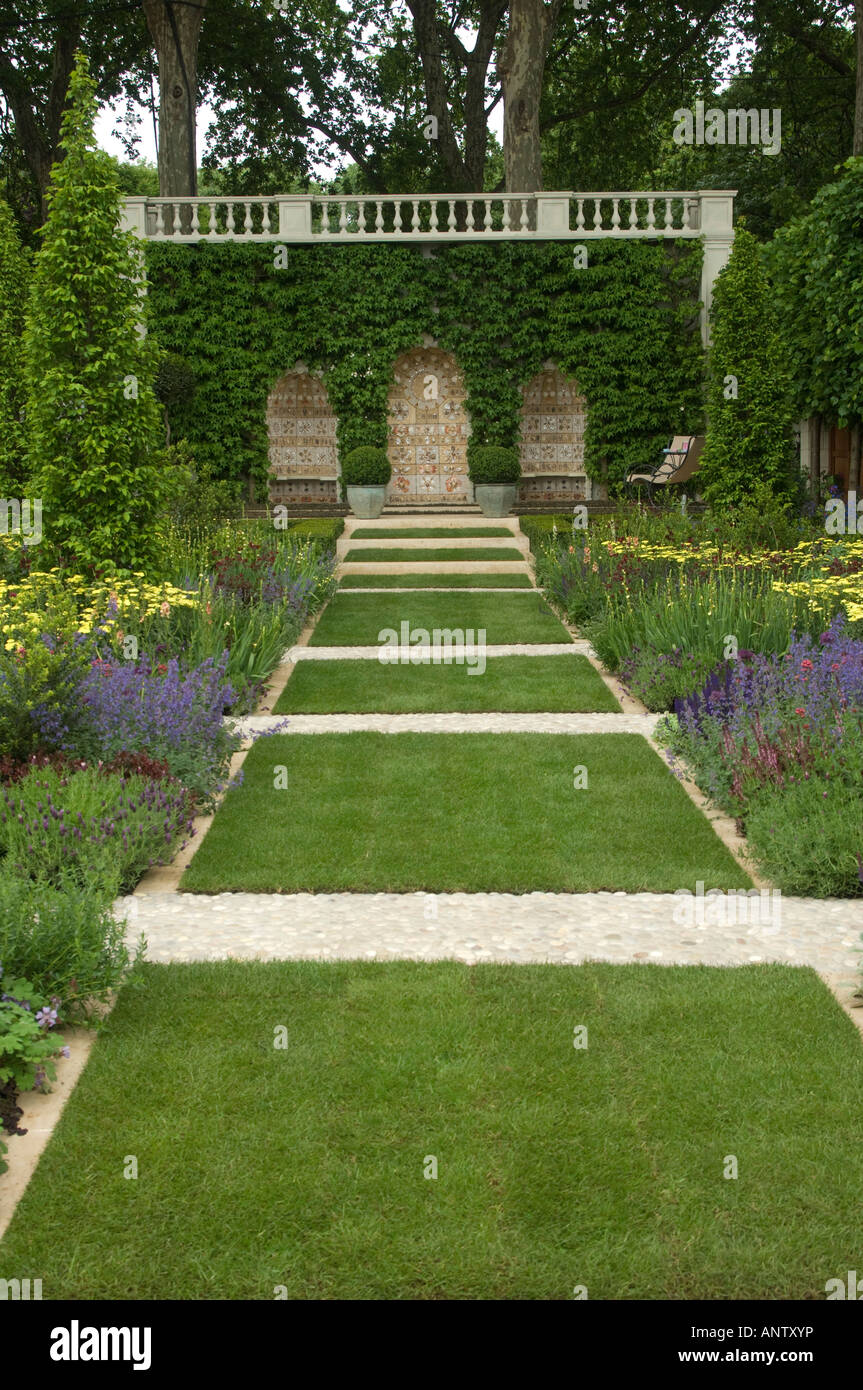 Chelsea flower show avenue hi-res stock photography and images - Alamy