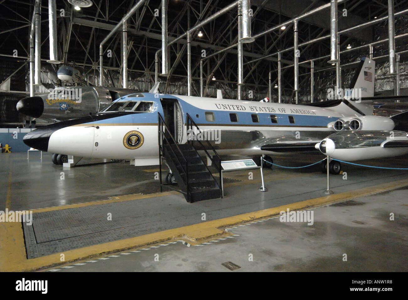 Air force top one hangar