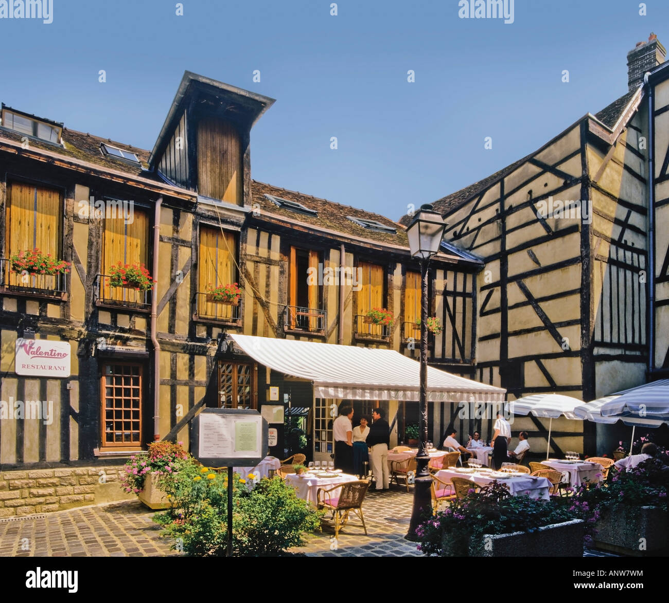 Cafe troyes hi-res stock photography and images - Alamy