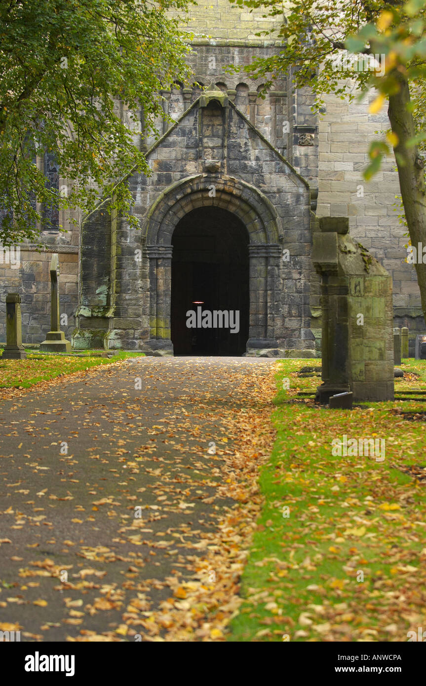 Churchyard and church entrance Dunfermline Abbey Church, Scotland Stock Photo