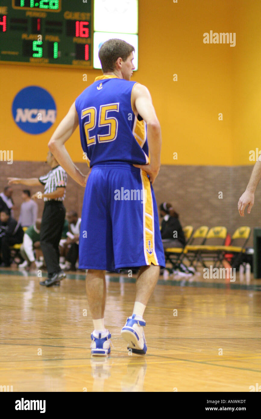 Wayne State University Men's Basketball Stock Photo - Alamy