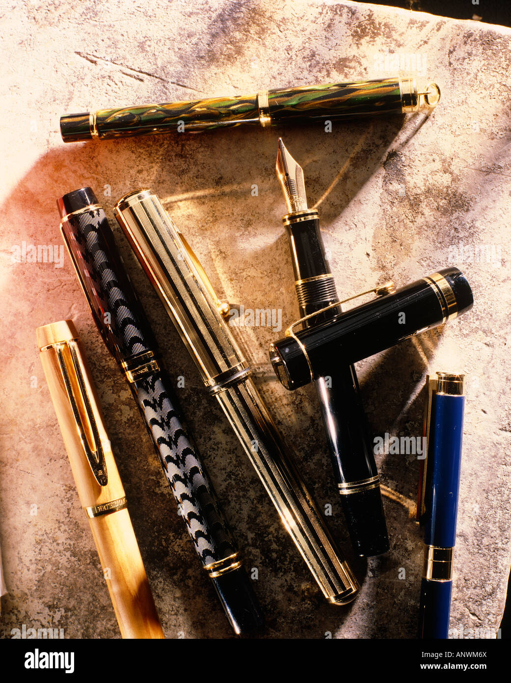 Fountain pen ink hires stock photography and images Alamy