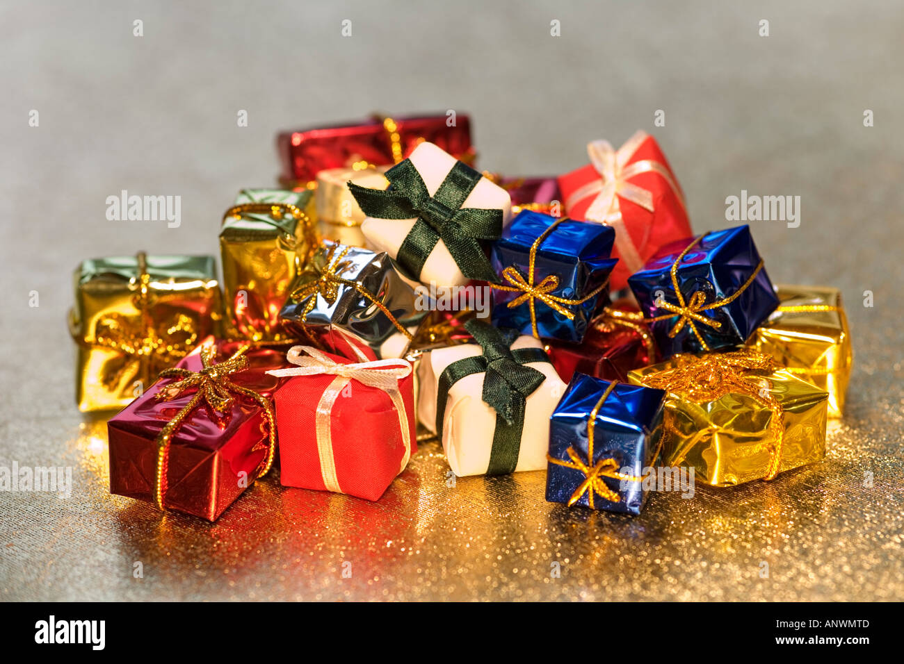 Christmas parcels hires stock photography and images Alamy