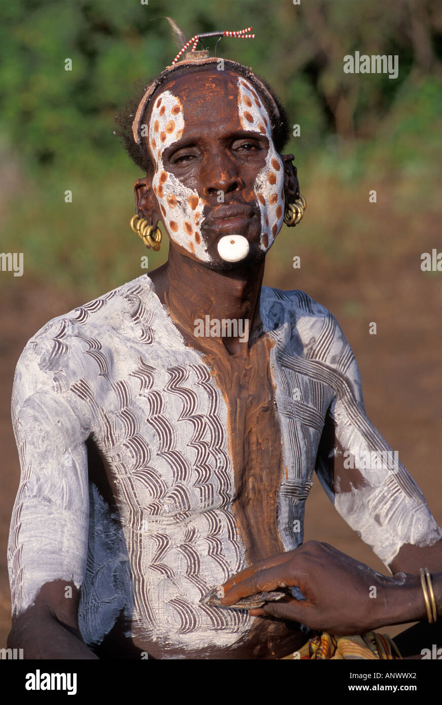Karo tribe painted body hi-res stock photography and images - Alamy