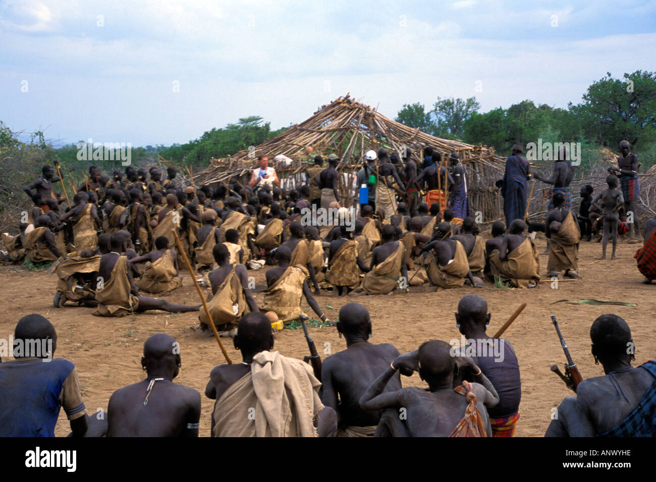 Africa, Ethiopia, Omo river region, Swedish missionary delivers food in a temporary Mursi village Stock Photo