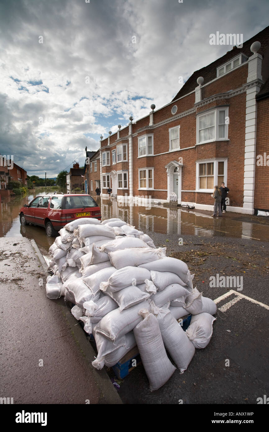 Sandbags and flooded street at Upton on Severn June 2007 Stock Photo