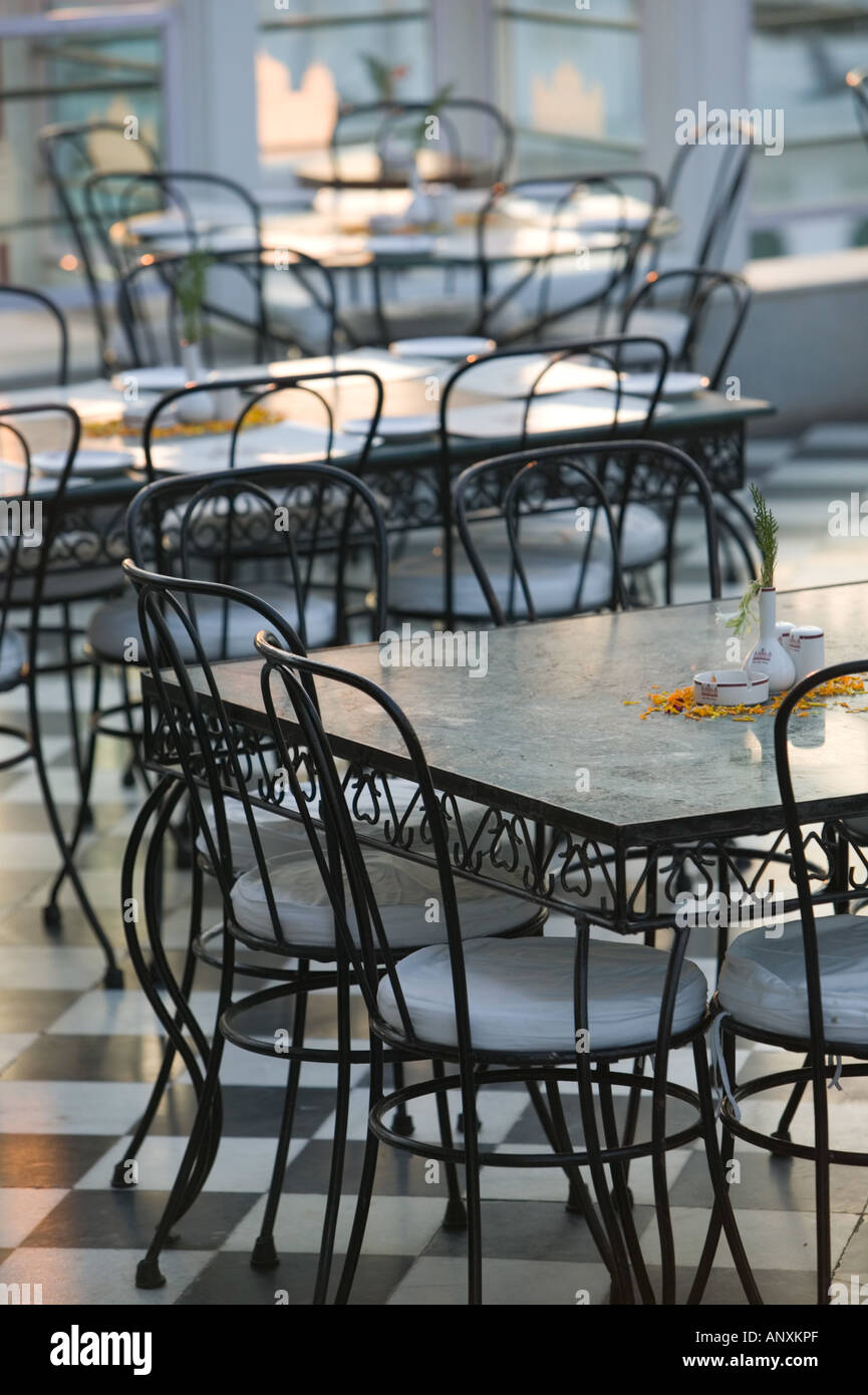 INDIA, Rajasthan, Udaipur: Cafe Tables / Udai Kothi Hotel Stock Photo