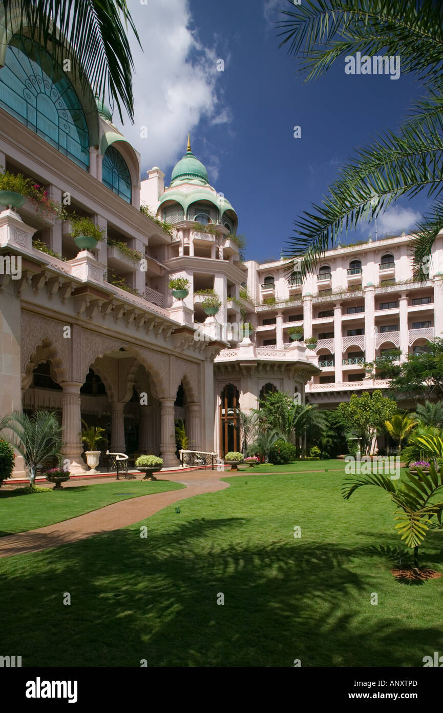INDIA, Karnataka, Bangalore: Leela Palace Hotel / Exterior Stock Photo