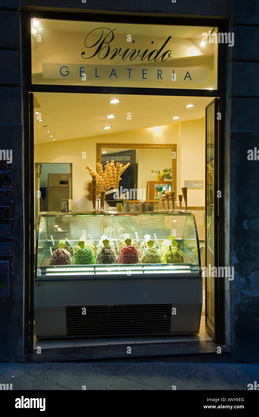 Italy, Tuscany, Siena. An Italian ice cream shop in one of Siena's