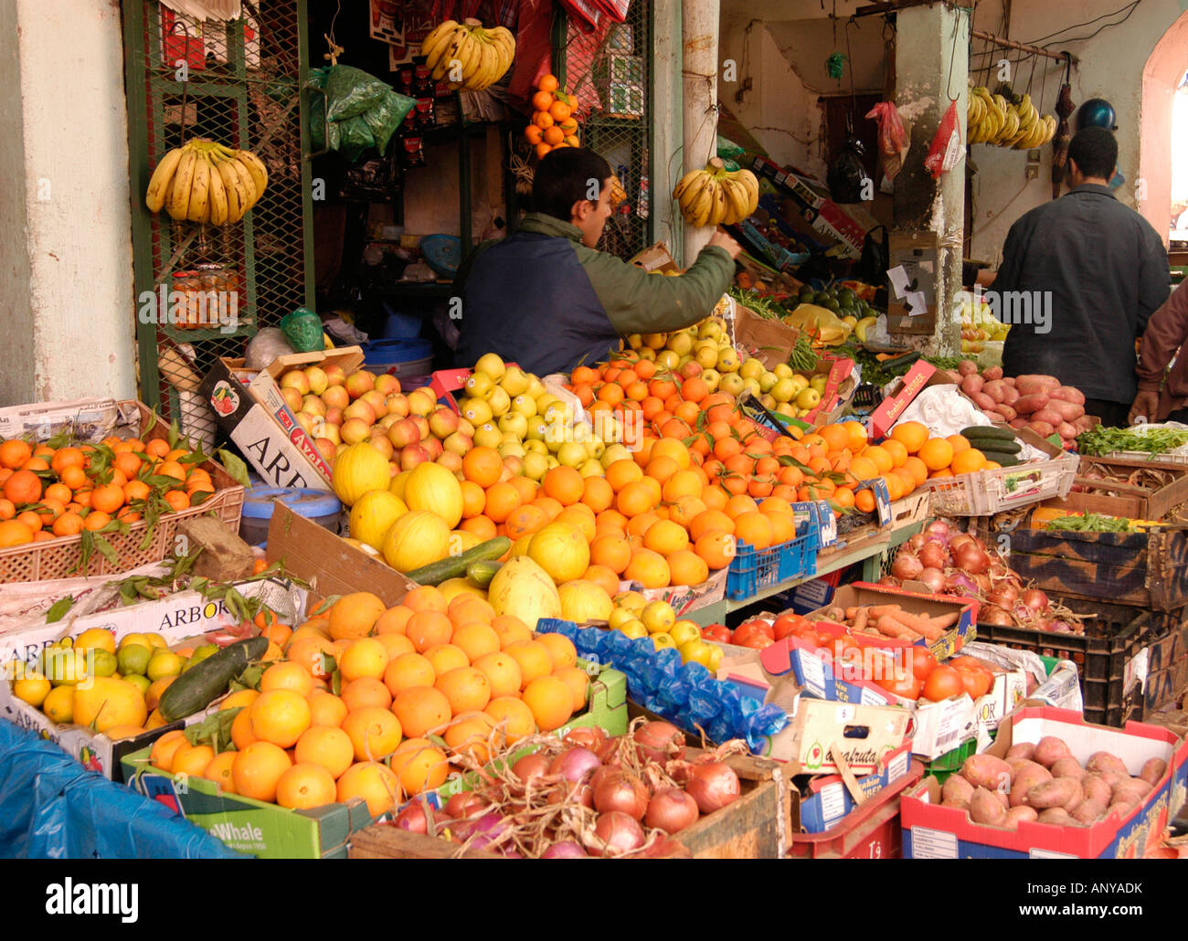 MOROCCAN FRUIT AND VEGETABLE STALL Stock Photo - Alamy