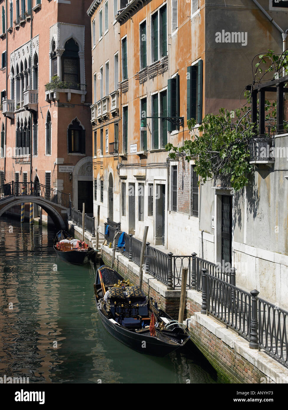 Quiet venice canal hi-res stock photography and images - Alamy