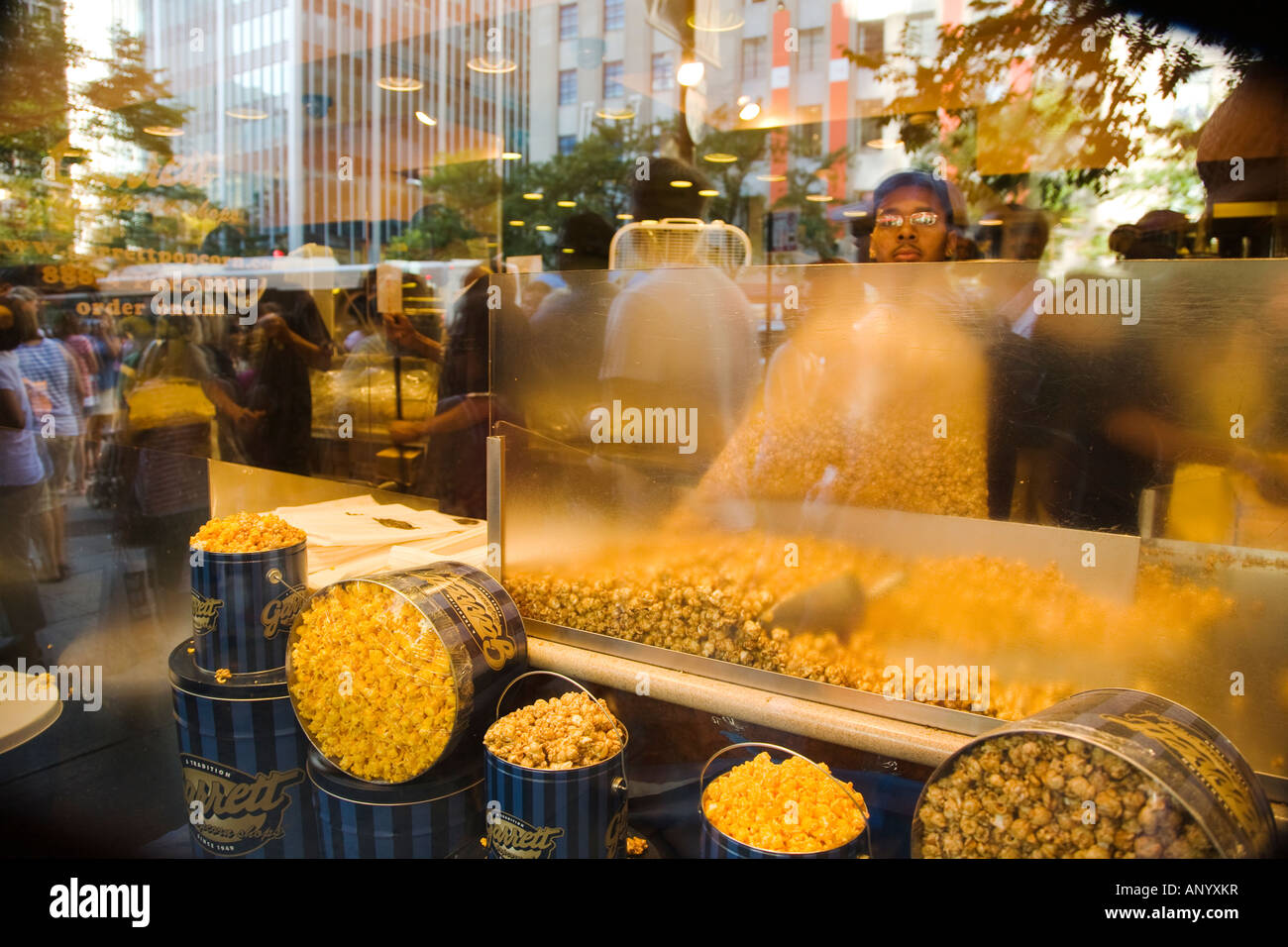 Chicago garrett popcorn hires stock photography and images Alamy