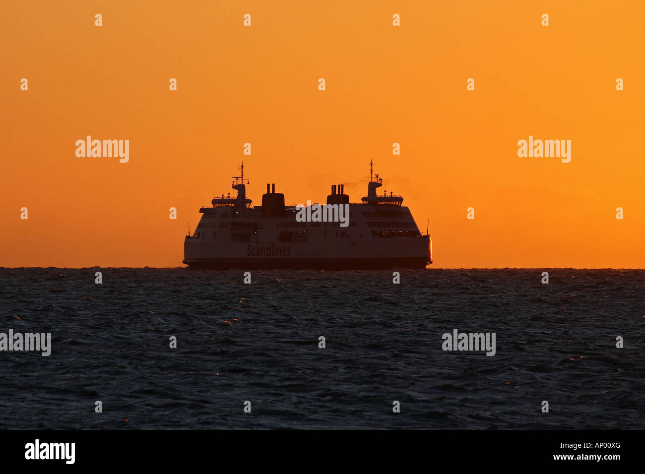 Uss Decatur Sunset ship - sunset Stock Photo - Alamy