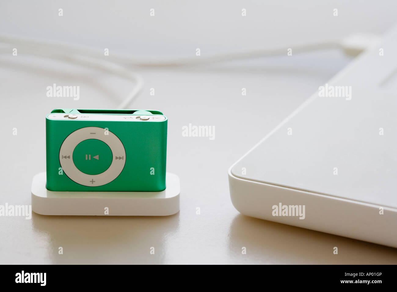 Apple ipod shuffle hi-res stock photography and images Apple ipod shuffle hi-res stock photography and images
