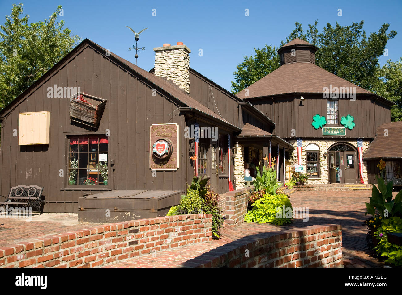 ILLINOIS Long Grove Brick bridge to retail stores in quaint shopping