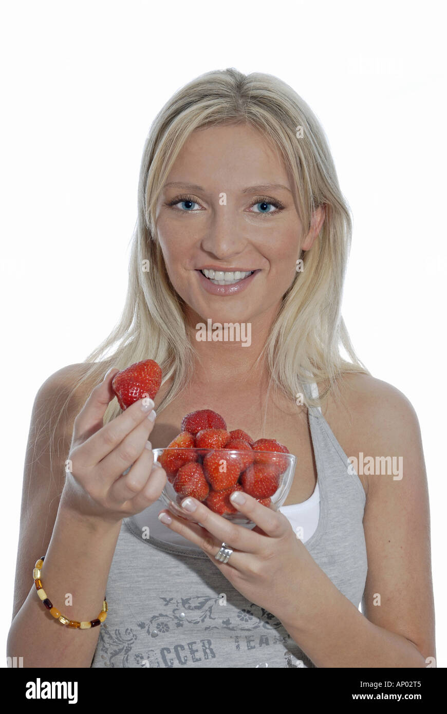 Meera (@meera.linda) • Threads, Say more, image size:870x1390