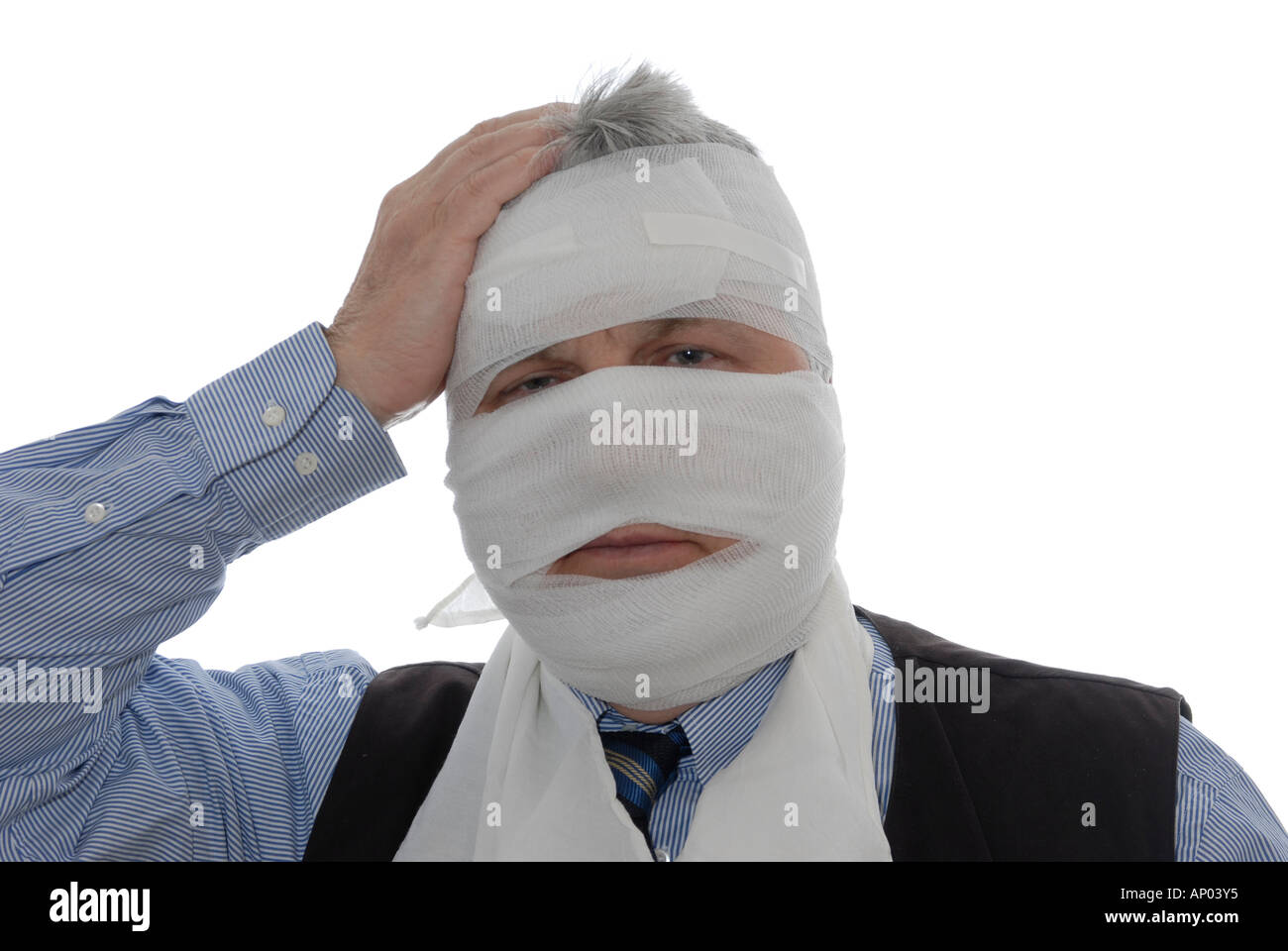 Mann Unfall Verband Kopfverletzung Kopfverband Unfallopfer Stock Photo, Royalty Free Image ...