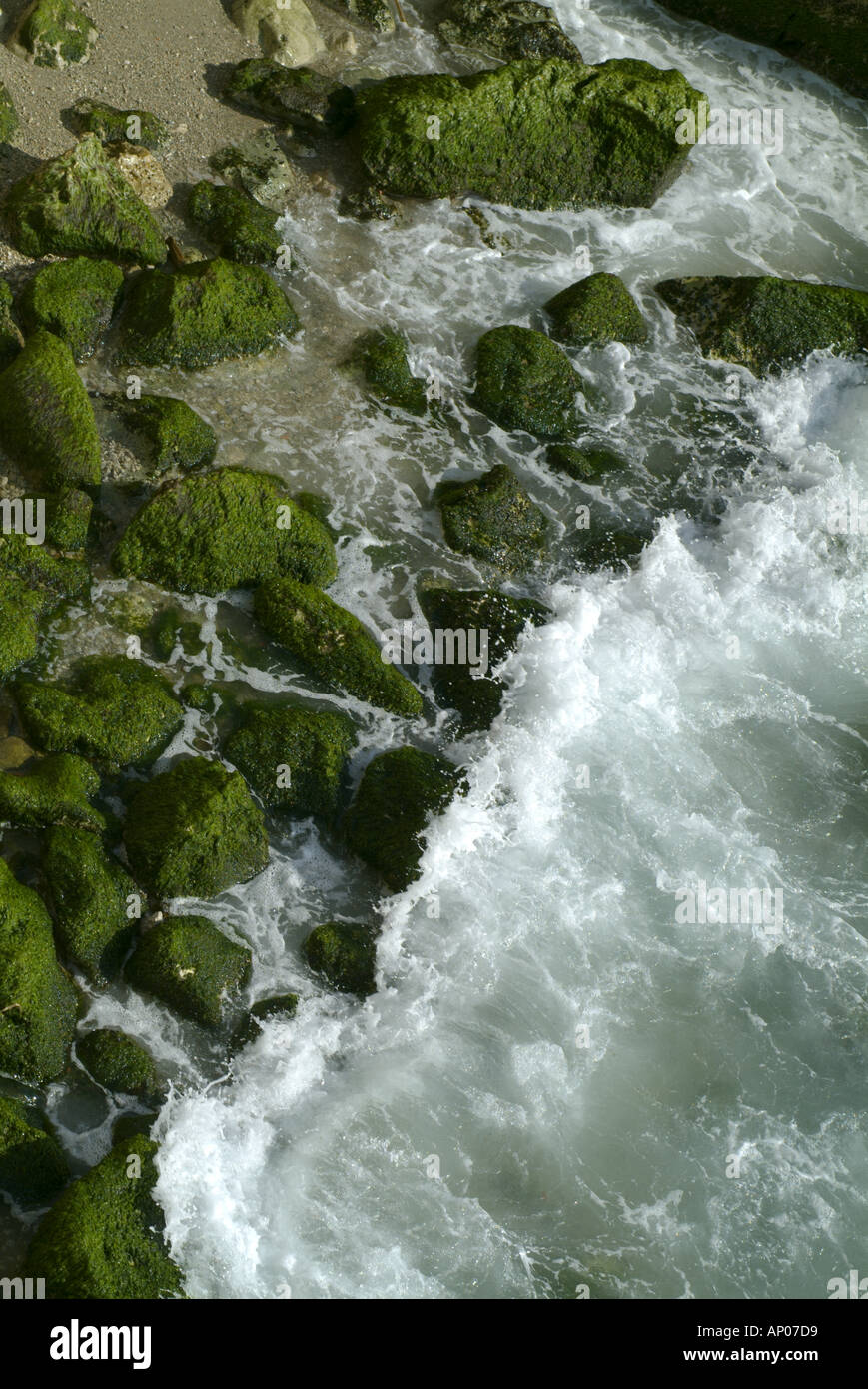 Foamy waves splashing on rock hi-res stock photography and images - Alamy