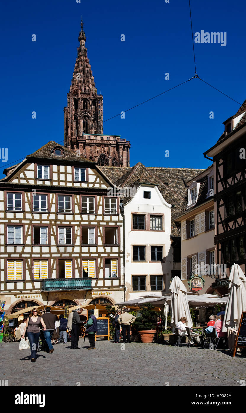 STREET AND SQUARE ILLUSTRATING CAFE CULTURE IN STRASBOURG Stock Photo