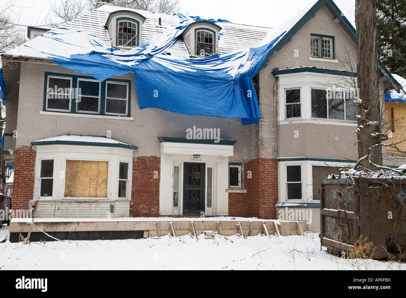 Boyhood home of Mitt Romney abandoned and boarded-up Stock Photo - Alamy, image size:1300x956