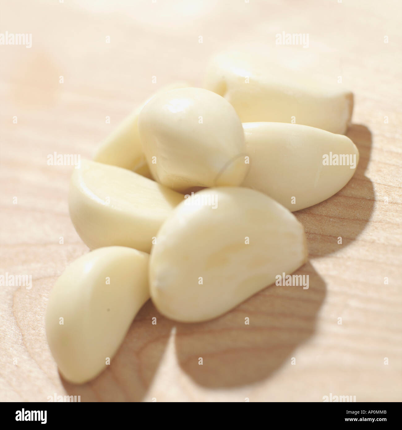 peeled garlic cloves Stock Photo Alamy