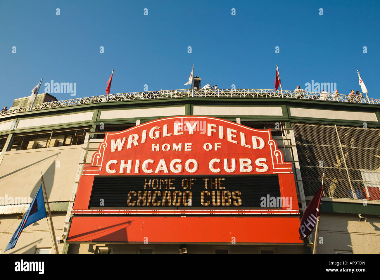 Wrigley field sign hi-res stock photography and images - Alamy