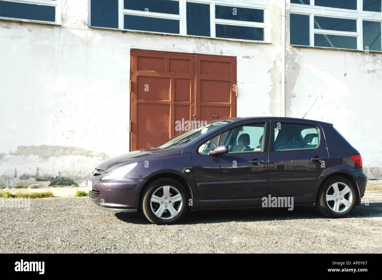 Peugeot 307 saloon car Stock Photo - Alamy