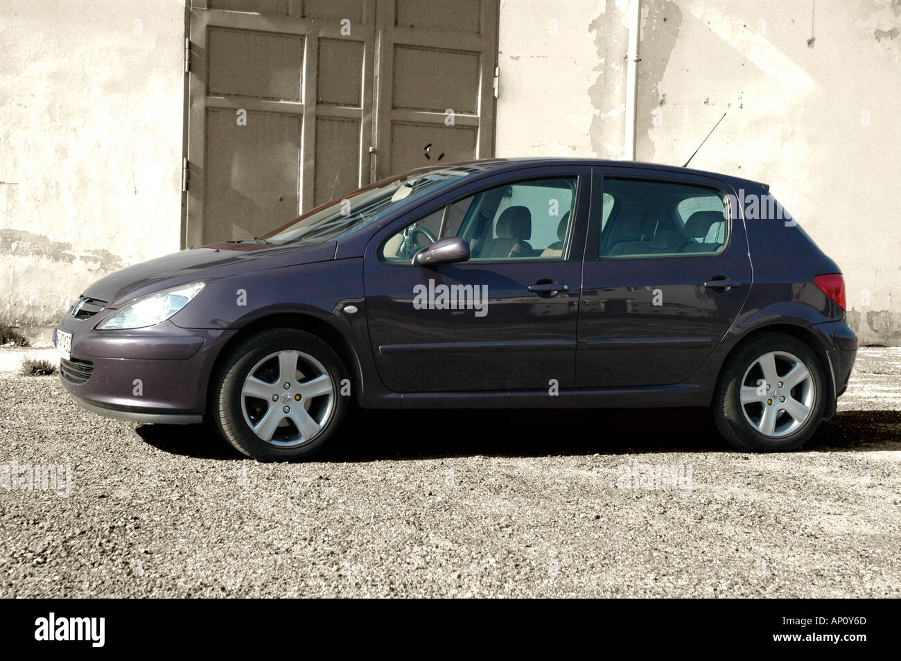 Pieterburen, the Netherland - July 16, 2020: Peugeot 307 SW parked on a  public parking lot. Nobody in the vehicle Stock Photo - Alamy