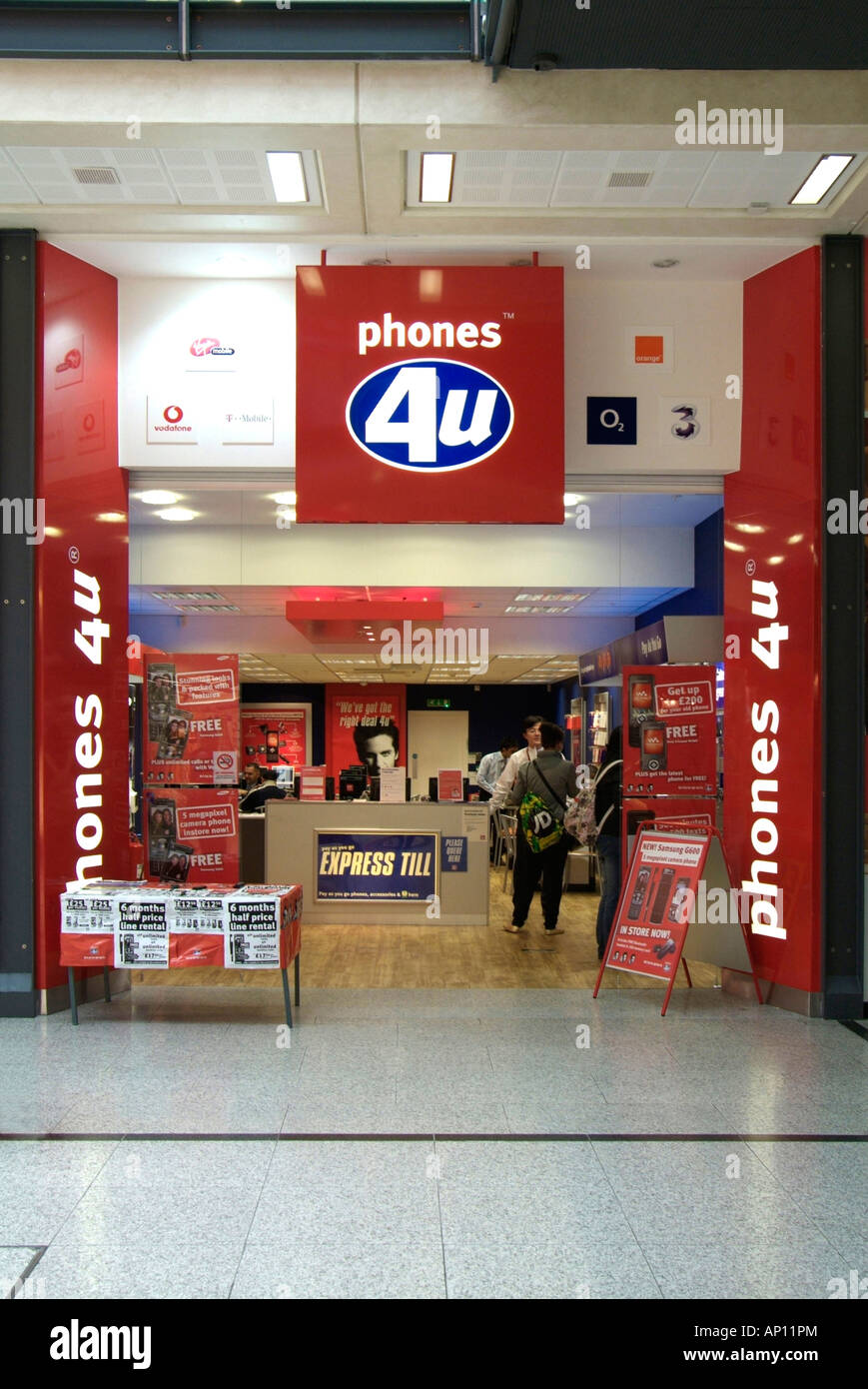 phones 4u mobile telephony sale trafford centre Manchester display mall inside enclosed entrance portal indoor interior square o Stock Photo