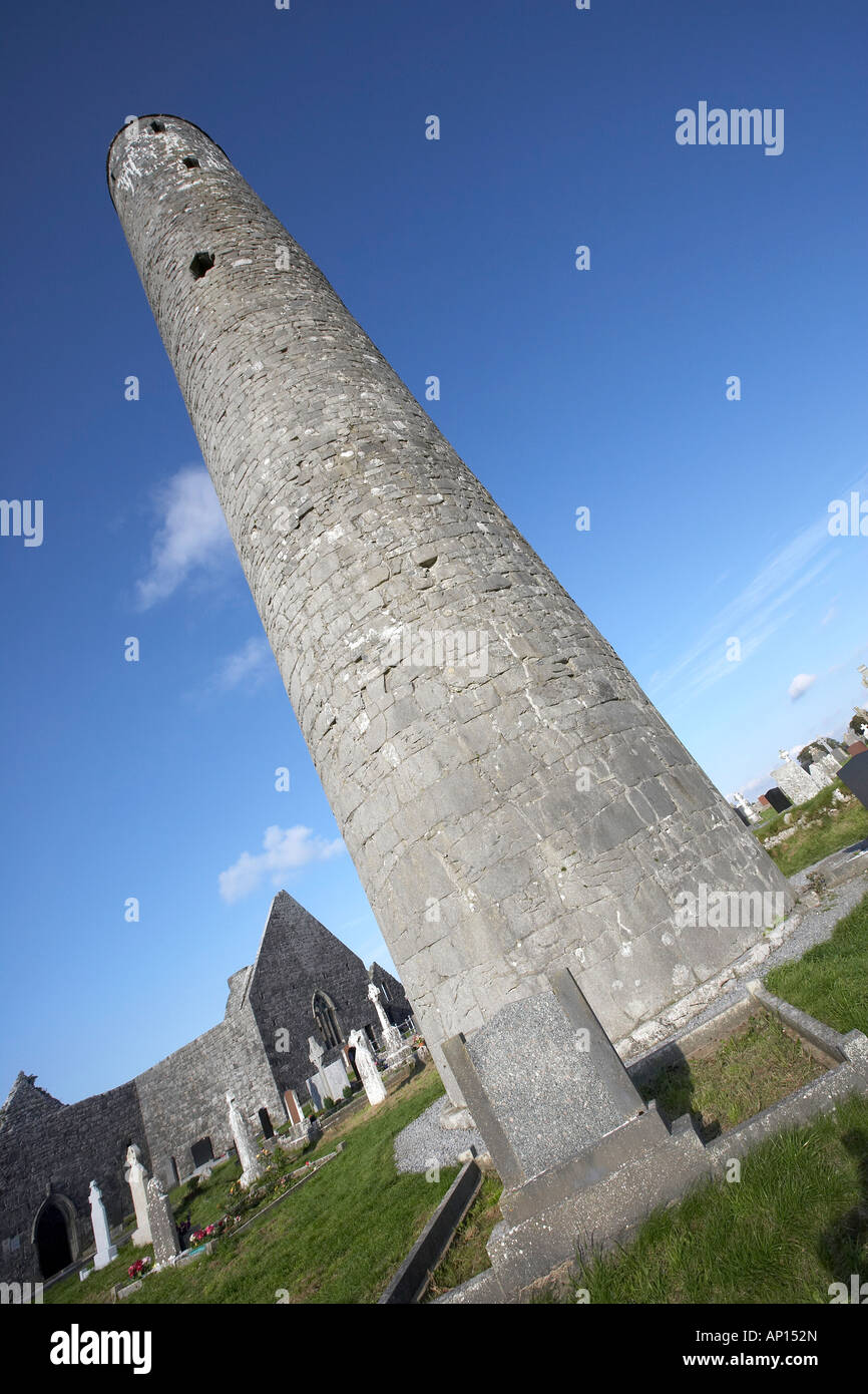 Kilmacduagh monastic settlement and round tower county clare Republic of Ireland Stock Photo