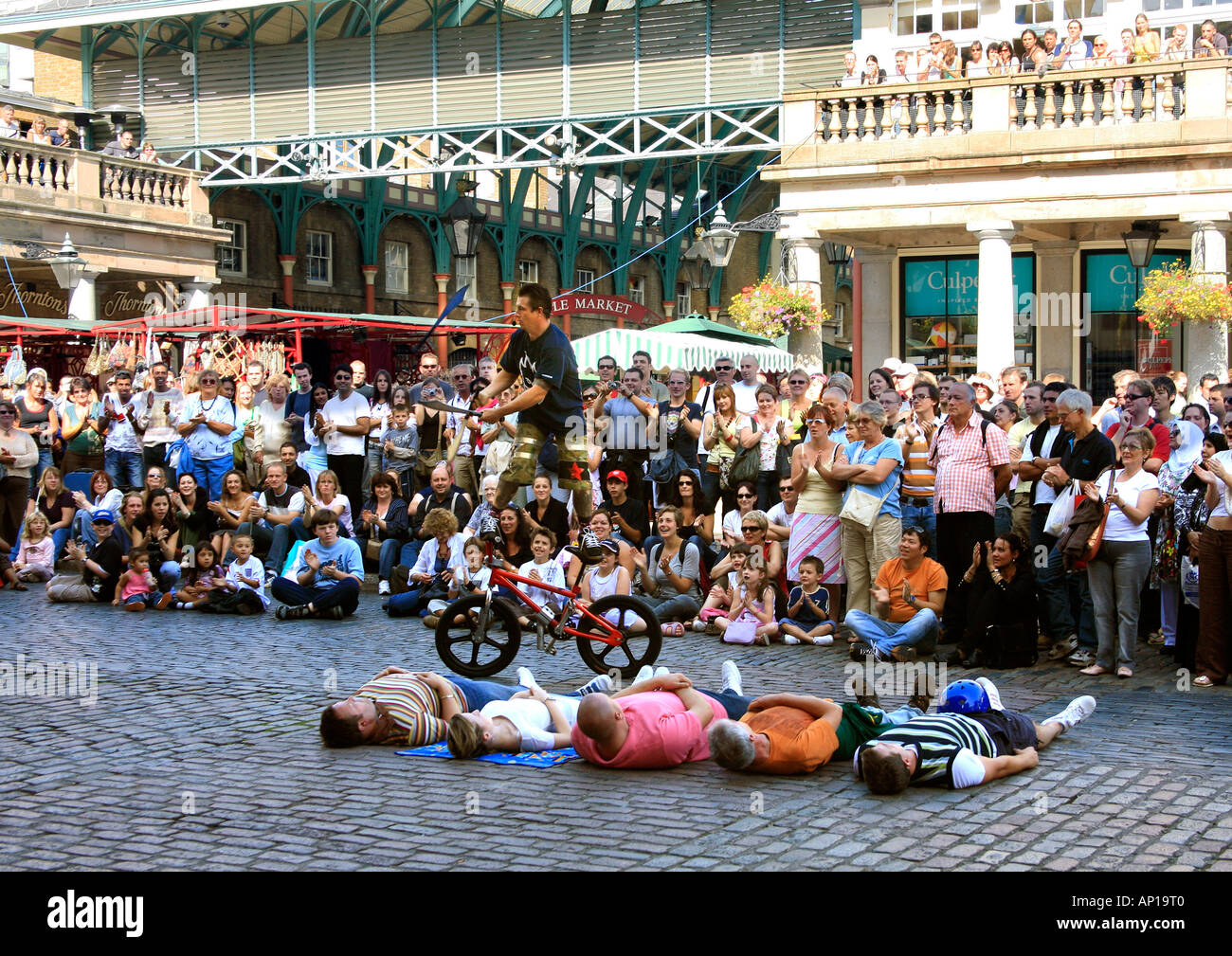 Street Entertainer at Covent Garden Market in London .  (see our other 11 images) Stock Photo