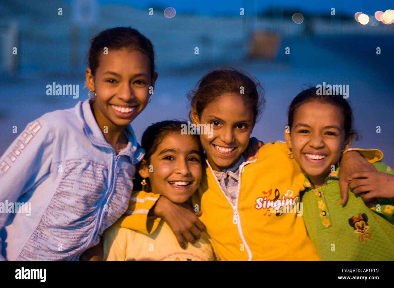 Girls arms around each other hi-res stock photography and images - Alamy