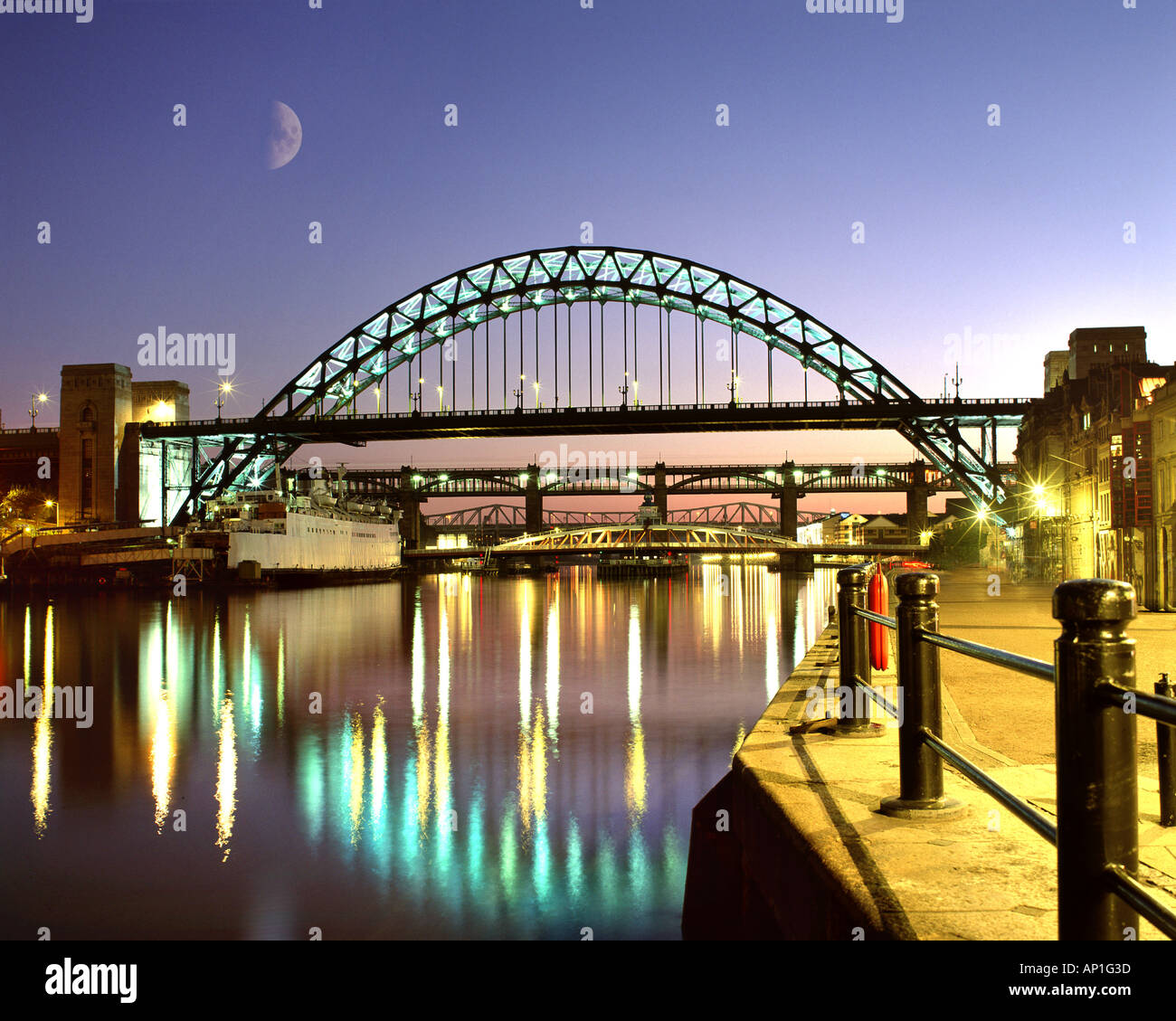 GB - NEWCASTLE: Tyne Bridge at night Stock Photo