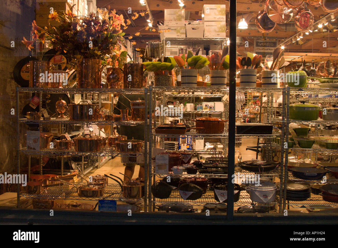 Sur La Table store window, Colorado Blvd, Old Town Pasadena, Los