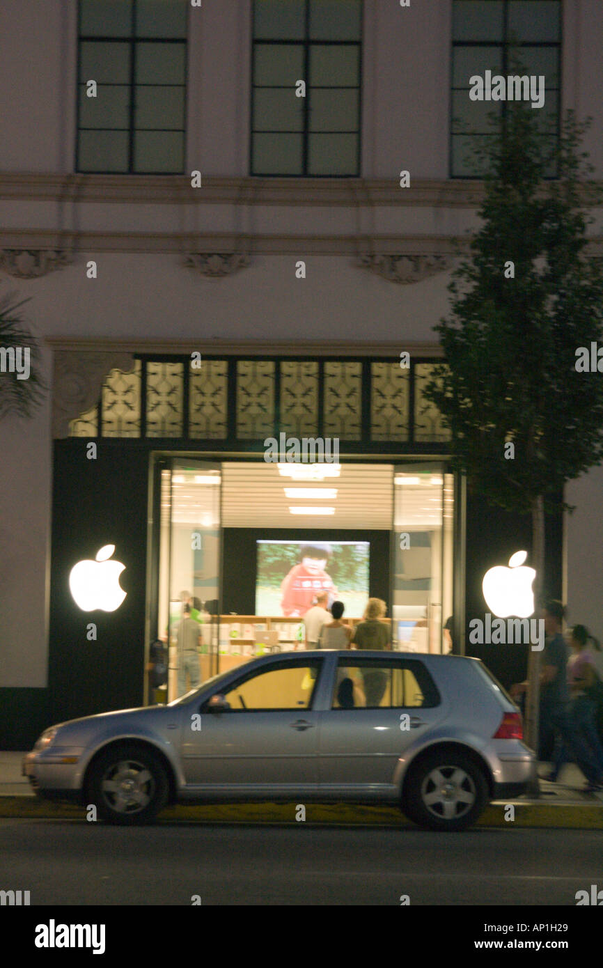 Entrance to the Apple Store, Colorado Blvd, Old Town Pasadena, Los