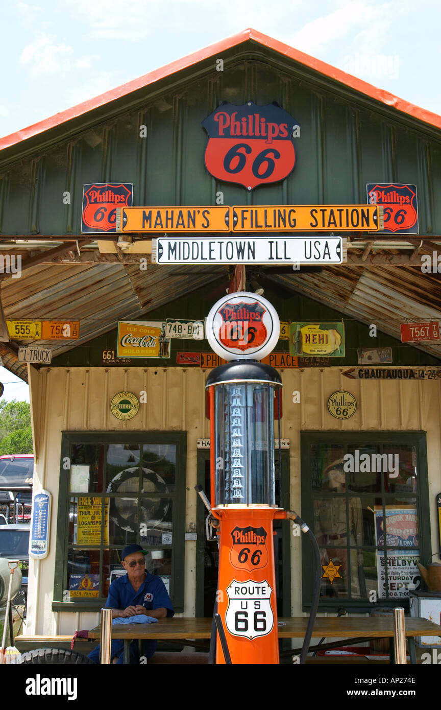 ILLINOIS Springfield Sheas Gas Station on Route 66 building from