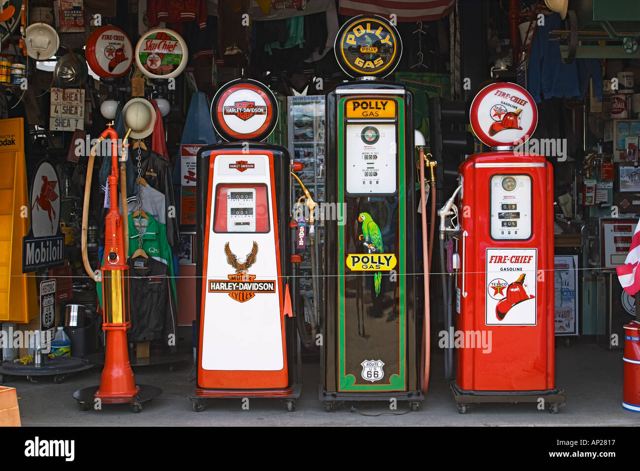 Bill sheas gas station museum hires stock photography and images Alamy