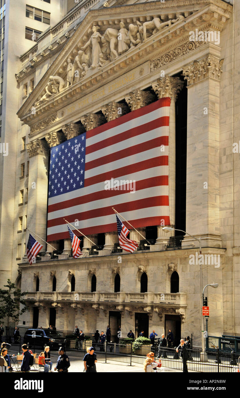 Nyse exterior hi-res stock photography and images - Alamy