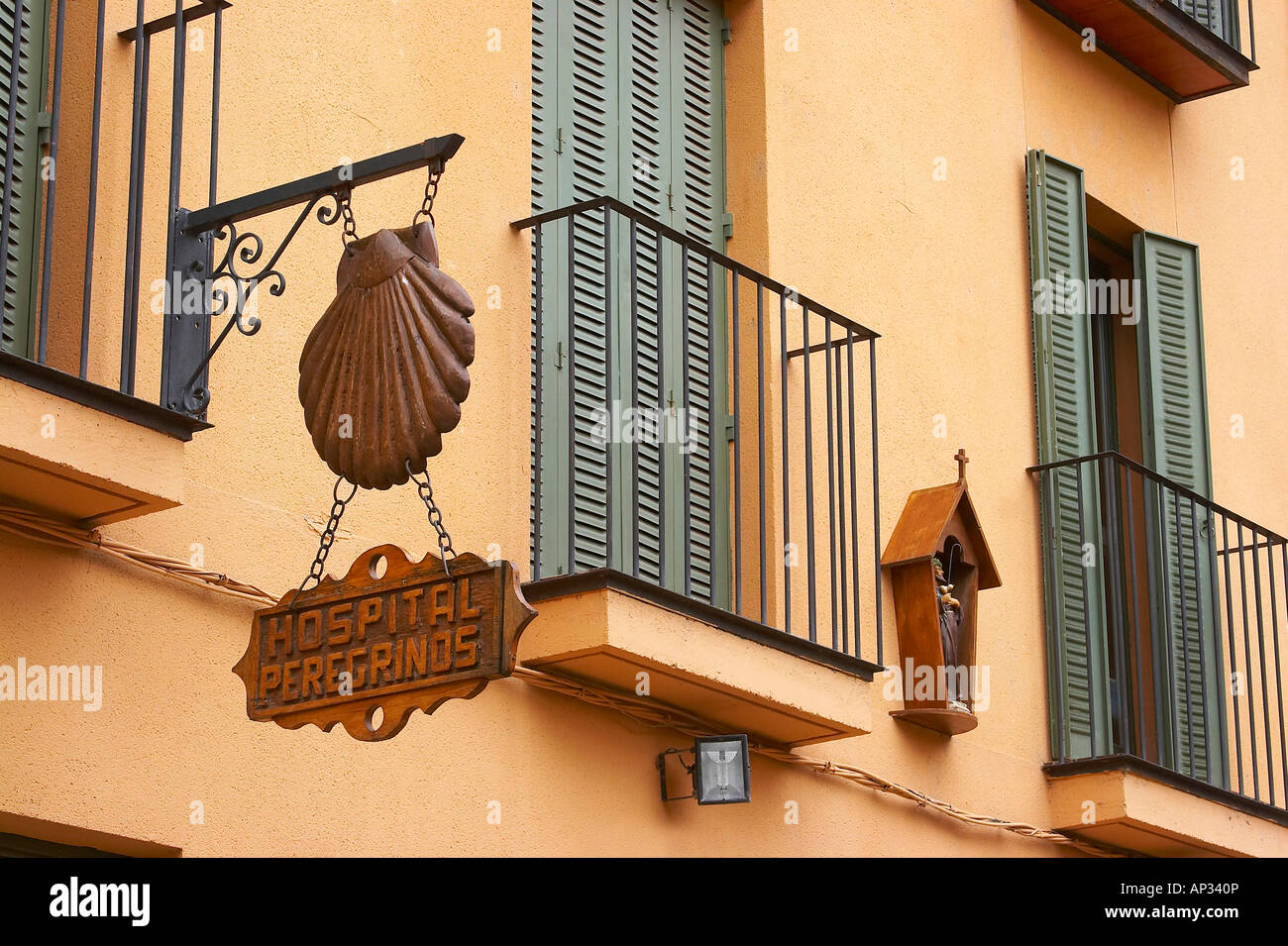 Hospital de Peregrinos with scallop muschel sign, Estella, Navarra, Spain Stock Photo