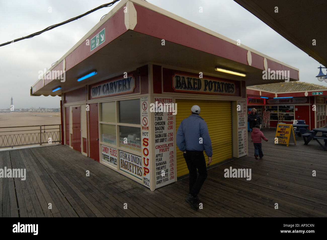 A food stall on Blackpool’s Central Pier Stock Photo - Alamy
