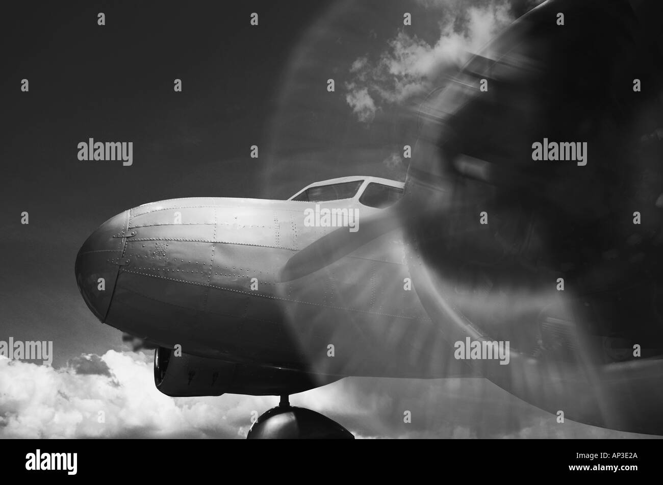 Propeller airplane close up Black and White Stock Photos & Images - Alamy