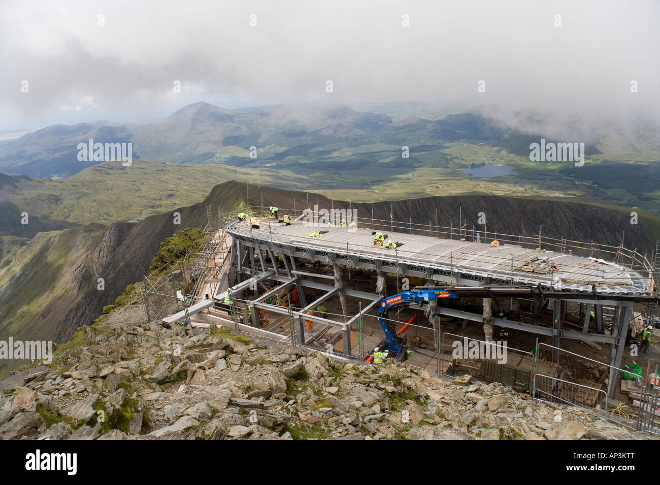 Snowdon summit cafe hi-res stock photography and images - Alamy