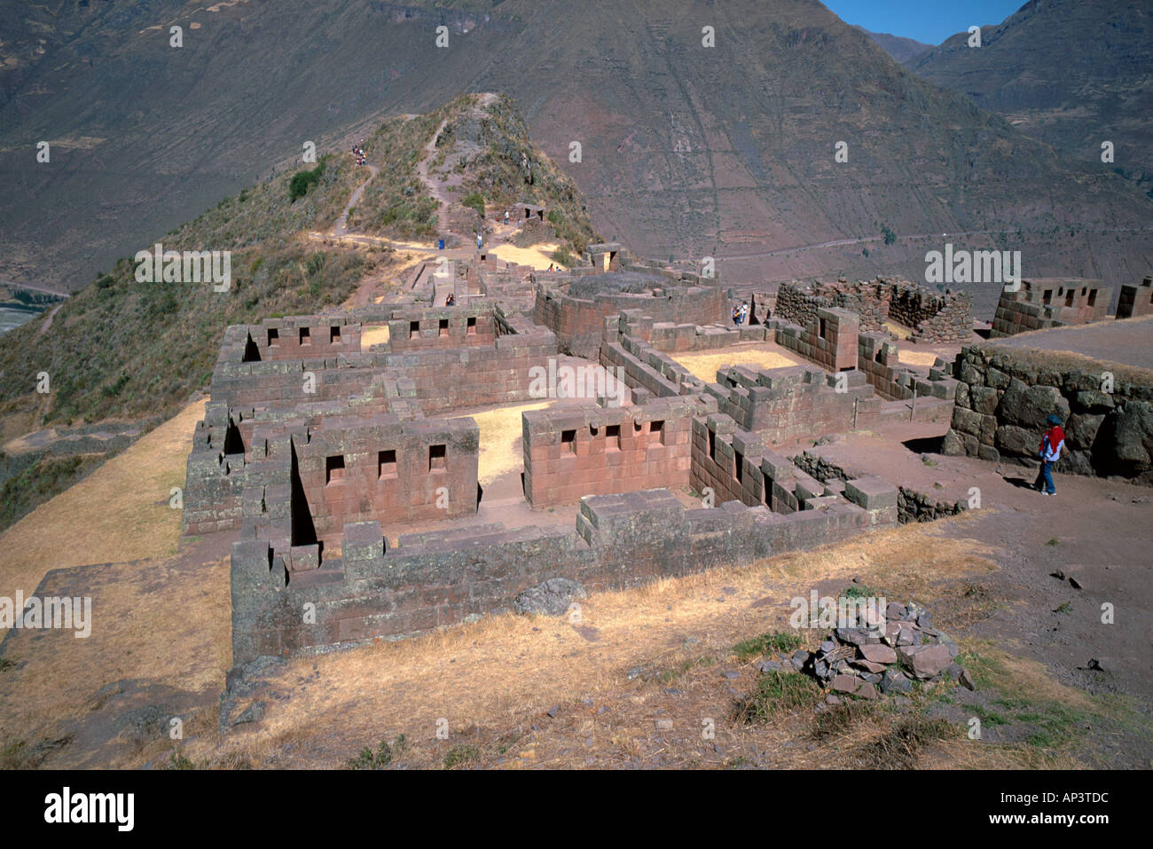 Inca trail stone ruins trek peru andes hi-res stock photography and ...