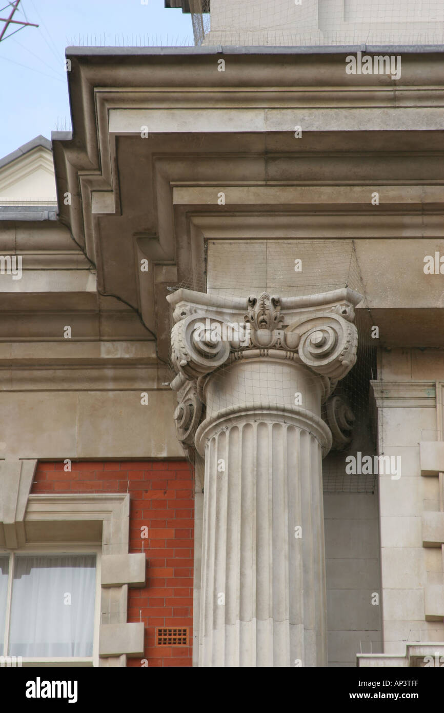 Head on column hi-res stock photography and images - Alamy