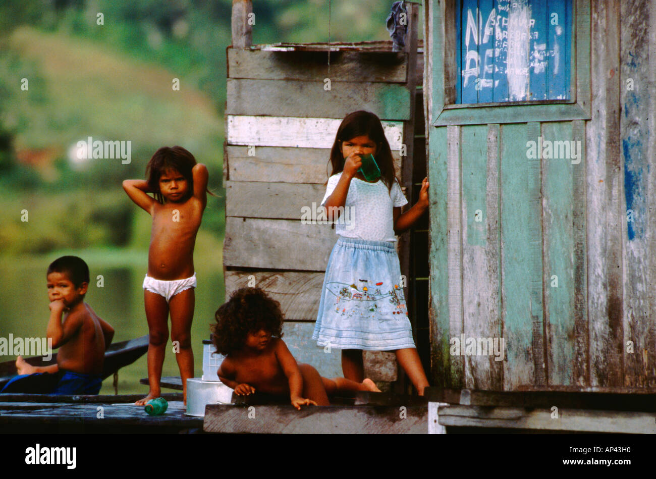 Poverty brazil child hi-res stock photography and images - Alamy
