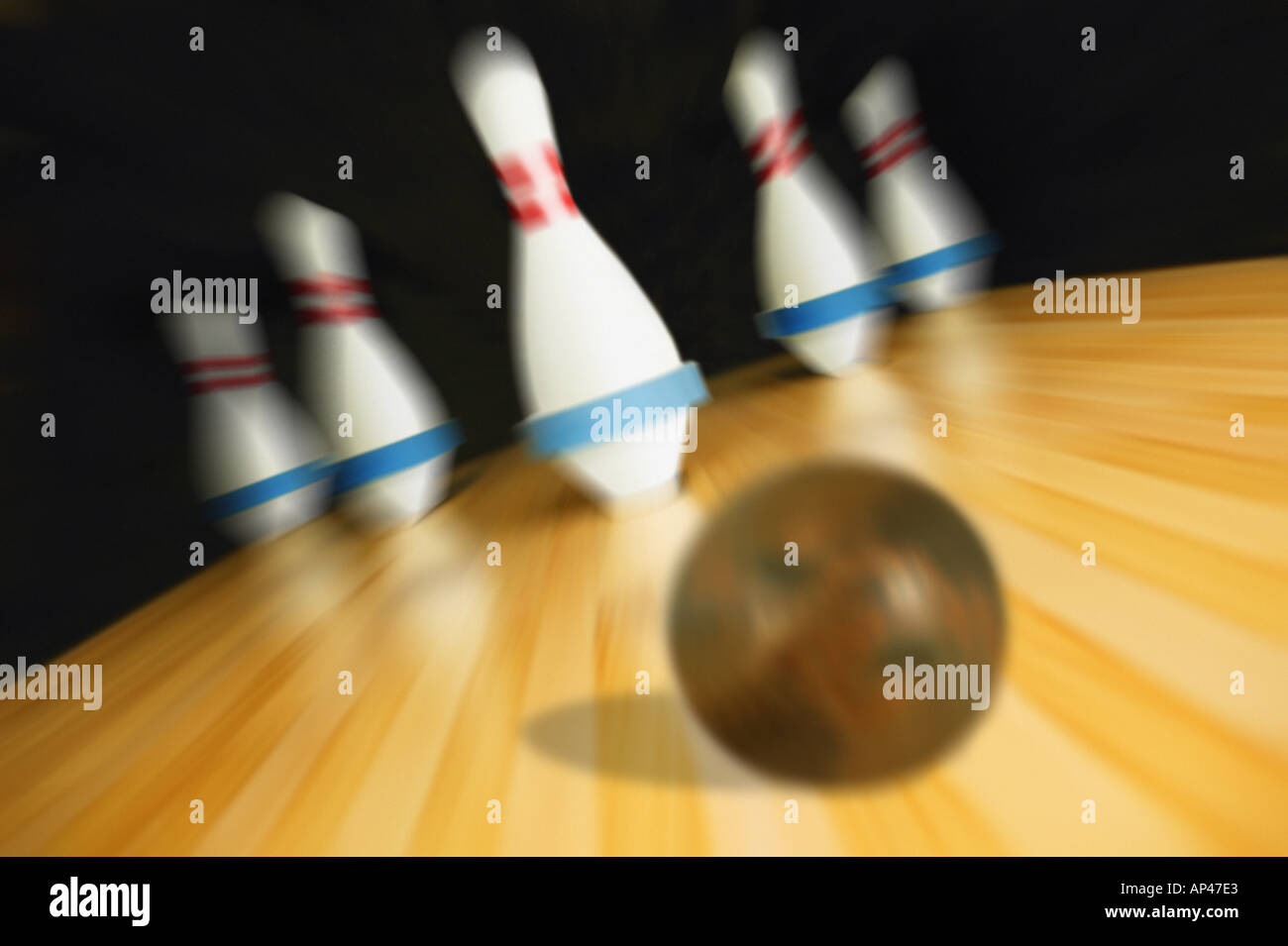 Five pin bowling hires stock photography and images Alamy